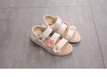Load image into Gallery viewer, Children's Shoes Summer Style Sandals Girls Princess Beautiful Flower Shoes Kids Flat Sandals Baby Girl Girls Strappy Sandals With Flowers Open-Toe Dress Sandals Beautiful Outdoor Party Sandals
