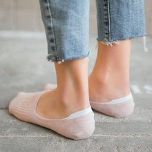 Load image into Gallery viewer, 5 Pairs Women Cotton Low Cut Socks Solid Snowflake Soft Summer Silicone Non-slip Deep Mouth Prevent Heel Loss Slipper Socks For Women