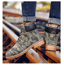 Load image into Gallery viewer, Winter Luxury Shoes Mens Flat Heel Boots Fashion Warm Ankle Boots Outdoor Warm Non Slip Fur Lined Ankle Boots Leather Winter Walking Shoes For Mens