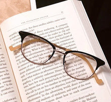 Load image into Gallery viewer, Siobhan