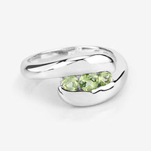 Load image into Gallery viewer, 0.56 Carat Genuine Peridot .925 Sterling Silver Ring