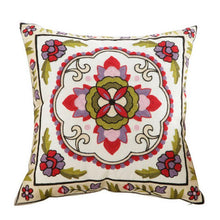 Load image into Gallery viewer, 100% Cotton Embroidery Flower Pattern Pillow Cover Home Decoration Sofa Cushion Cover Housewarming Gift Pillow Case Decorative Embroidered Pillow Cover Handmade Cotton Cover For Throw Pillows Beautiful Modern Floral Patterns 45x45cm