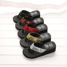 Load image into Gallery viewer, Rhinestone Women Slippers Flip Flops Summer Women Crystal Bling Beach Slides Sandals Casual Shoes Glitter Slides Cozy Bedroom Slippers Shower Shoes Cute Slippers For Women Platform Sandals