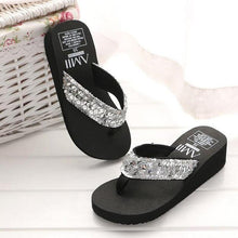 Load image into Gallery viewer, Rhinestone Women Slippers Flip Flops Summer Women Crystal Bling Beach Slides Sandals Casual Shoes Glitter Slides Cozy Bedroom Slippers Shower Shoes Cute Slippers For Women Platform Sandals