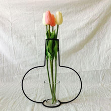 Load image into Gallery viewer, Style Retro Line Flowers Vase Frame Nordic Style Wall Hanging Metal Holder Modern Solid Home Decor Modern Rose Frame Clear Vase Planter Flower Holder Decorations for Wedding Living Room, Office Party