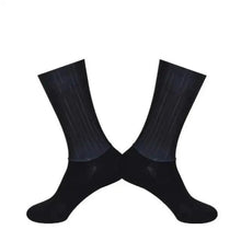 Load image into Gallery viewer, Stylish Summer Breathable Cycling Socks For Men Anti Slip Seamless Sports Cycling Socks For Men Modern Design Running Sports Socks