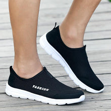 Load image into Gallery viewer, Summer Breathable Comfortable Mesh Running Mens Shoes Trainers Walking Outdoor Sport Men Sneakers Running Shoes Ultra Lightweight Breathable Walking Shoes Non Slip Athletic Fashion Sneakers