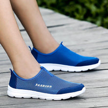Load image into Gallery viewer, Summer Breathable Comfortable Mesh Running Mens Shoes Trainers Walking Outdoor Sport Men Sneakers Running Shoes Ultra Lightweight Breathable Walking Shoes Non Slip Athletic Fashion Sneakers