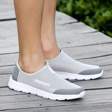 Load image into Gallery viewer, Summer Breathable Comfortable Mesh Running Mens Shoes Trainers Walking Outdoor Sport Men Sneakers Running Shoes Ultra Lightweight Breathable Walking Shoes Non Slip Athletic Fashion Sneakers