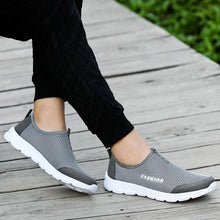 Load image into Gallery viewer, Summer Breathable Comfortable Mesh Running Mens Shoes Trainers Walking Outdoor Sport Men Sneakers Running Shoes Ultra Lightweight Breathable Walking Shoes Non Slip Athletic Fashion Sneakers