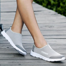 Load image into Gallery viewer, Summer Breathable Comfortable Mesh Running Mens Shoes Trainers Walking Outdoor Sport Men Sneakers Running Shoes Ultra Lightweight Breathable Walking Shoes Non Slip Athletic Fashion Sneakers
