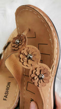 Load image into Gallery viewer, Summer Flat Sandal For Women Multicolor Handmade Retro Flowers Flip-Flops Women Slippers Cute Flat Summer Flats Sandals Women Strappy Flat Open Toe Sandals
