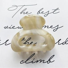 Load image into Gallery viewer, Sweet Mini Acetate Hair Clip for Women Girls Hair Claw Chic Barrettes Crab Hairpins Styling Claw Clips Fashion Hair Gorgeous Hair Accessories For Women