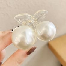Load image into Gallery viewer, Sweet Mini Round Pearl Hair Clips for Women Girls Hair Claw Chic Barrettes Claw Crab Hairpins Styling Gorgeous Fashion Hair Accessories For Women