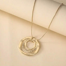 Load image into Gallery viewer, Three Rings Design Pendant Necklace