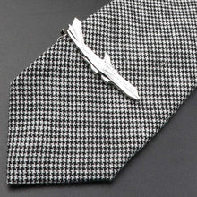 Load image into Gallery viewer, Unique Stainless Tie Clips Guitar Lizard Shaped Tie Clips Tie Clip Classic Tie Bar Clip Regular Trendy Durable Metallic Necktie Clips Wedding Business Ties Necktie Clips Pin For Mens Ideal Gift