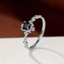 Load image into Gallery viewer, Vintage-Inspired Black Square Cubic Zirconia Ring