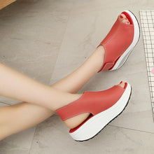 Load image into Gallery viewer, Vintage Women Platform Sandals Leather Sandals Open Toe Design Casual Women Walk Shoes Soft PU Leather Vintage Summer Casual Non-Slip Beach Platform Shoes Sandals