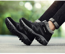 Load image into Gallery viewer, Winter Elegant Unisex Boots With Fur Warm Leather Snow Boots Winter Work Casual Shoes High Top Rubber Ankle Boots Leather Platform Fashion Luxury Boots Non-Slip Hiking Boots