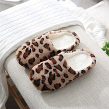 Load image into Gallery viewer, Winter Home Slippers Women Cotton Shoes Soft Plush Indoor Slippers Shoes For Women Men Couple Warm Fur Slippers Cute Comfy Fuzzy Knitted Memory Foam Slip On House Slippers