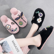 Load image into Gallery viewer, Winter Women Slippers Warm Plush Luxury Flip Flops Fur Slides Flat Lightweight Soft Indoor Slippers Soft Warm Memory Foam Slippers Faux Fur Lined Fluffy Slip On House Shoes