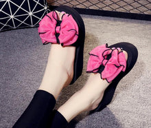 Load image into Gallery viewer, Women Bow Summer Sandals Slipper Indoor Outdoor Beach Shoes Slide Sandals For Women Knotted Bow Flat Footbed Sandals Open Toe Casual Summer Slide