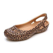 Load image into Gallery viewer, Women Clogs Modern Sandals Home Non-slip Summer Shoes Flat Slippers Plastic Waterproof Garden Shoes Classic Clog Casual Slip On Water Shoe Sandal Indoor Outdoor Slipper