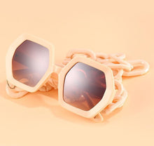 Load image into Gallery viewer, Women Elegant Design Sunglasses Stylish Fashionable Square Shape Sunglasses For Women Latest Unique Chain Style Sun Glasses For Female New Different Shades Large Frame Eyewear