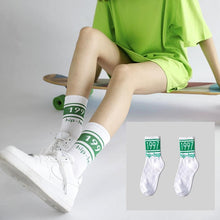 Load image into Gallery viewer, Women Korea Funny Socks Long Socks Black Cool Socks Harajuku GD Hip Hop Cotton Skateboard Socks Men New Trend Daisy Socks Men