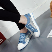 Load image into Gallery viewer, Women's Casual Shoes Summer Fashion Low Top Women's Sneakers Breathable Mesh Low Casual Canvas Shoes Lace-up Classic Shoes Comfortable Tennis Shoes For Walking