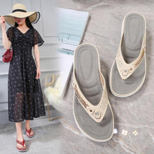 Load image into Gallery viewer, Women's Summer New Fashion Metal Button Slides Beach Shoes Modern Sandals Women Outside Platform Comfort Thong Style Flip Flops Sandals With Arch Support Thick Sole Outdoor Flip Flops