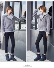 Load image into Gallery viewer, Women Snow Boots Warm Short Fur Plush Winter Ankle Boots Zip Comfort Warm Shoes Anti-Slip Fur Lined Ankle Short Boots Waterproof Slip On Outdoor Lightweight Shoes