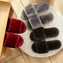 Load image into Gallery viewer, Women Winter Heart Shoes Woman Slides Plush Home Slippers Indoor House Shoes Winter Warm Fur Slippers With Embroidered Heart Details Soft And Warm House Slippers With Cushioned Insole