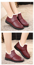 Load image into Gallery viewer, Women Winter Warm Luxury Shoes Waterproof Plush Leather Cotton Shoes Daily Home Non-slip Soft Sole Plush Lining Shoes Warm Fur Lined Booties Lace Up Flat Platform Elegant Comfortable Black Shoes