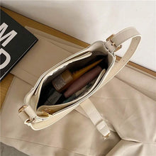 Load image into Gallery viewer, Womens Leather Crossbody Bag