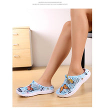 Load image into Gallery viewer, Womens Slip-On Quick Dry Water Clogs Shoes Beach Sandals Lightweight Breathable Bathroom Garden Clogs Shoes Summer Breathable Mesh Sandals Beach Footwear Anti-Slip Slippers Quick Drying Sandals