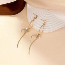 Load image into Gallery viewer, 18K Gold Spiral Lines Heart Design Dangle Earrings
