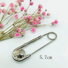 Load image into Gallery viewer, 1pc Alloy Double Lion Head Brooch Pin Fashion Safety Pins Women Waist Closing Men Suit Jacket Decoration Jewelry Retro Double Head Safety Pin Temperament Coat Pin

