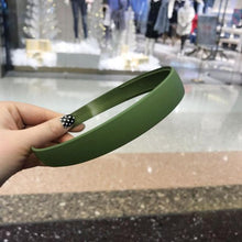 Load image into Gallery viewer, 1PC Plastic Fashion Frosted Wide Headband Hair Band Headwear Bezel Hair Accessories For Woman Satin Covered Resin Hairbands Gorgeous Hair Accessories For Women

