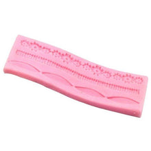 Load image into Gallery viewer, 1pcs Cake Fondant Silicone Mold Lace Flower Cake Border Sugarcraft Pastry Mold Bakeware Kitchen Baking Decorating Tool Silicone Fondant Cake Decoration Mould Round Pearls Bubbles Molds Rope Bead Border Mold Chain Mold Gum Pastry Sugar Craft Chocolate Clay

