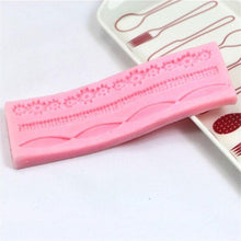 Load image into Gallery viewer, 1pcs Cake Fondant Silicone Mold Lace Flower Cake Border Sugarcraft Pastry Mold Bakeware Kitchen Baking Decorating Tool Silicone Fondant Cake Decoration Mould Round Pearls Bubbles Molds Rope Bead Border Mold Chain Mold Gum Pastry Sugar Craft Chocolate Clay
