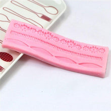 Load image into Gallery viewer, 1pcs Cake Fondant Silicone Mold Lace Flower Cake Border Sugarcraft Pastry Mold Bakeware Kitchen Baking Decorating Tool Silicone Fondant Cake Decoration Mould Round Pearls Bubbles Molds Rope Bead Border Mold Chain Mold Gum Pastry Sugar Craft Chocolate Clay
