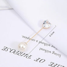 Load image into Gallery viewer, 1pcs Fashion Pearl Fixed Strap Charm Safety Pin Sweater Cardigan Clip Brooches Rhinestone Metal Jewelry Sweater Shawl Clips Faux Crystal and Pearl Pins for Fixing on Sweaters
