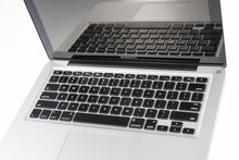 Load image into Gallery viewer, Apple MacBook Pro (15-inch Late 2011) 2.4 GHz i7-2760QM 8GB RAM 1TB SSD (Silver)
