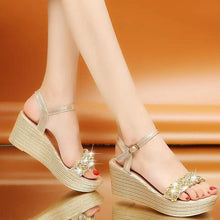 Load image into Gallery viewer, 2021 New Women Summer Sandals Studded Detail Luxury Shine Design Casual Womens Shoes
