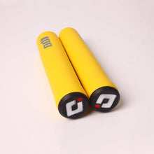 Load image into Gallery viewer, 2PCS Bicycle Grips Handlebar Grips Soft Mountain Bike Silicone Handle Bar Grip Bicycle Comfortable Non-Slip Bicycle Handle Grips Handle Bar End Grips Mountain Bike Grips
