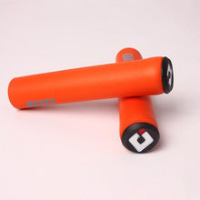 Load image into Gallery viewer, 2PCS Bicycle Grips Handlebar Grips Soft Mountain Bike Silicone Handle Bar Grip Bicycle Comfortable Non-Slip Bicycle Handle Grips Handle Bar End Grips Mountain Bike Grips
