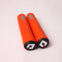 Load image into Gallery viewer, 2PCS Bicycle Grips Handlebar Grips Soft Mountain Bike Silicone Handle Bar Grip Bicycle Comfortable Non-Slip Bicycle Handle Grips Handle Bar End Grips Mountain Bike Grips
