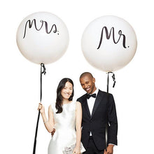 Load image into Gallery viewer, 2pcs/lot Good Quality 36inch Round White and black Print Mr&amp;Mrs Latex Balloons For Happy Wedding And  Valentine's Day
