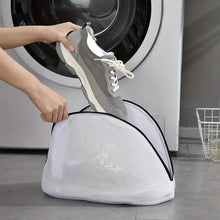 Load image into Gallery viewer, 3-Piece Set: Mesh Shoe Laundry Bags with Zip Closure
